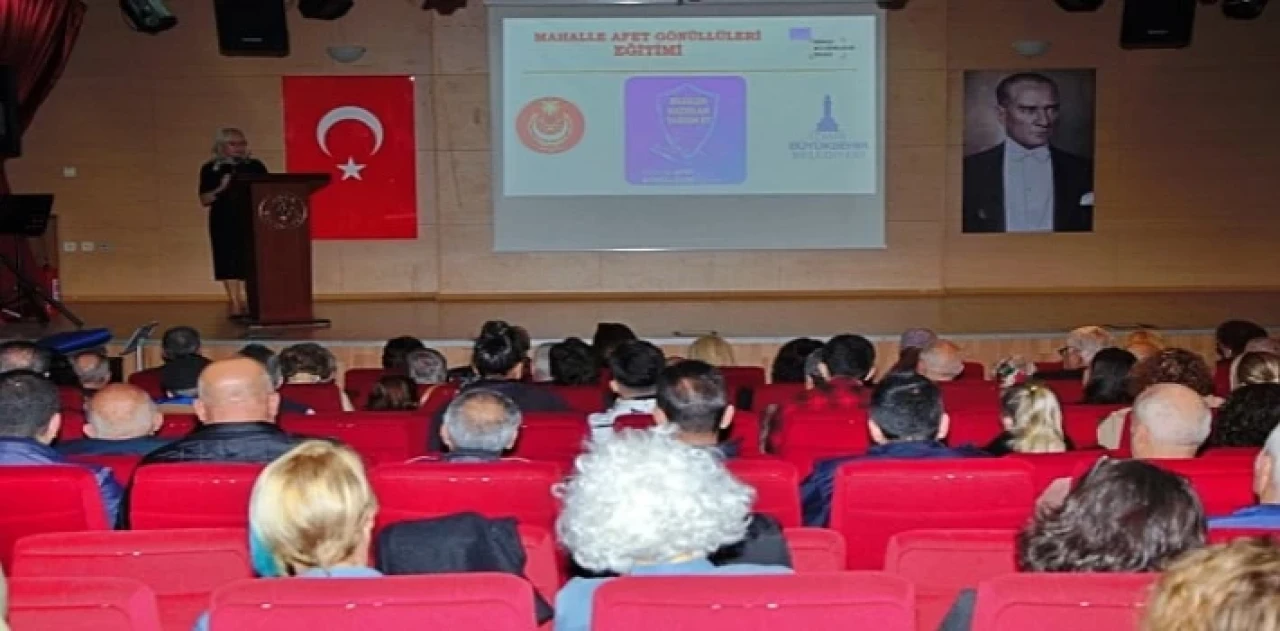 İzmir’de mahalle afet gönüllüleri eğitimleri başladı