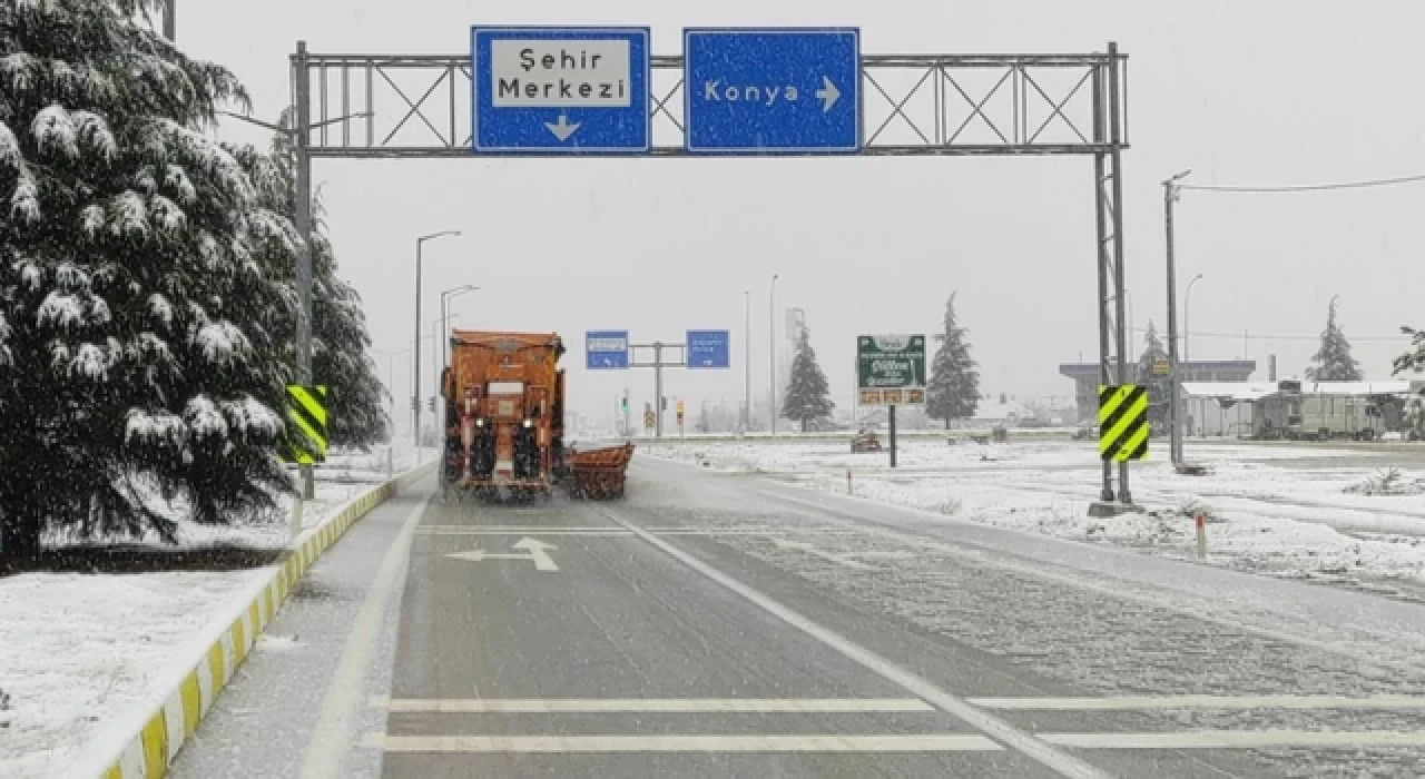 Konya'da sağanak ve kar etkili oluyor