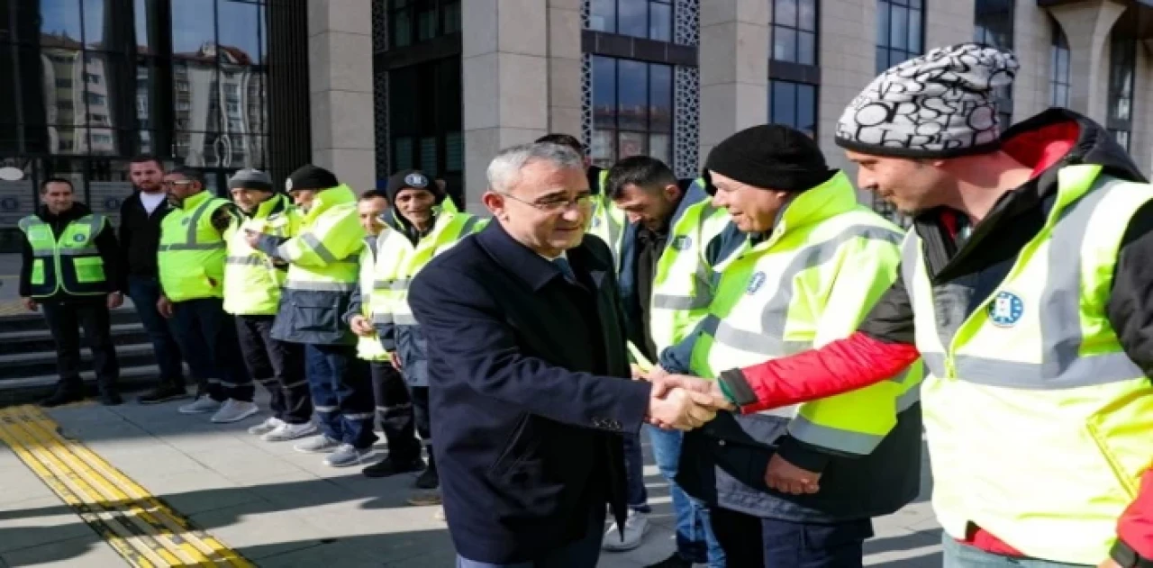 Kütahya’nın deprem bölgesine desteği sürüyor