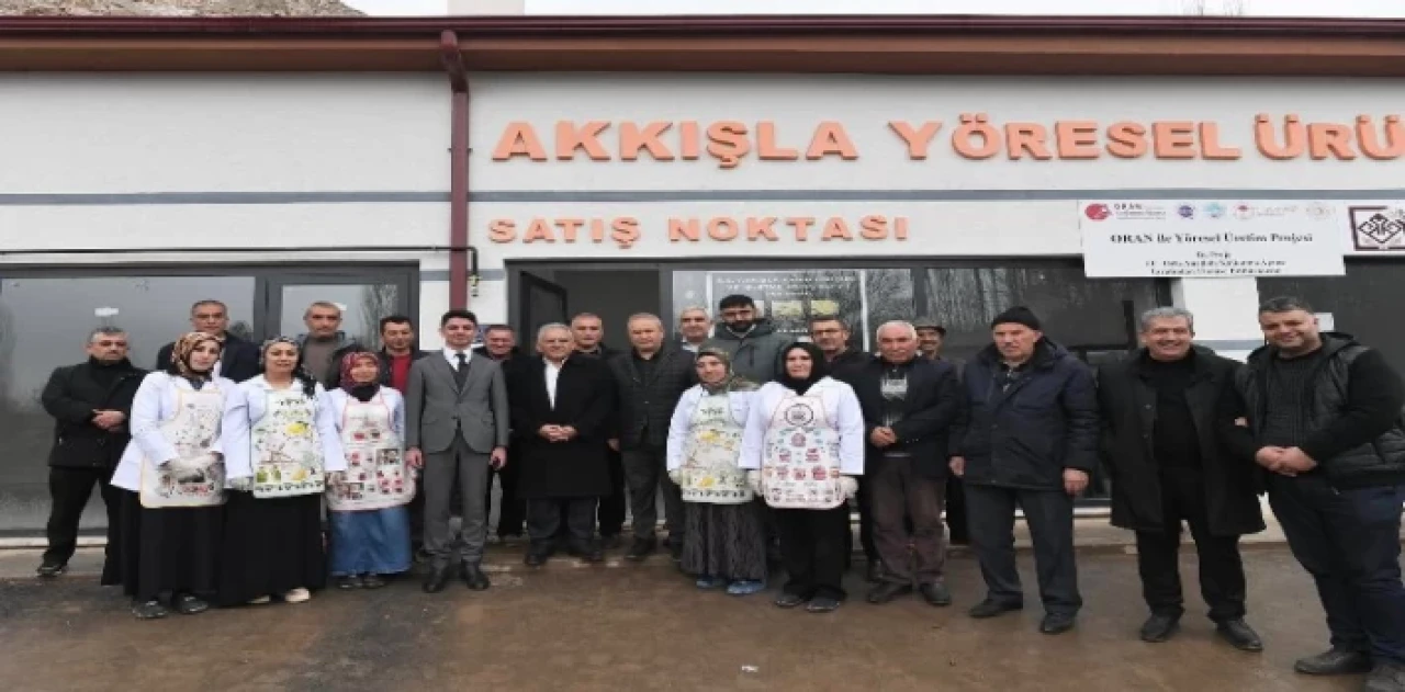 Memduh Büyükkılıç’tan Akkışla mesaisi