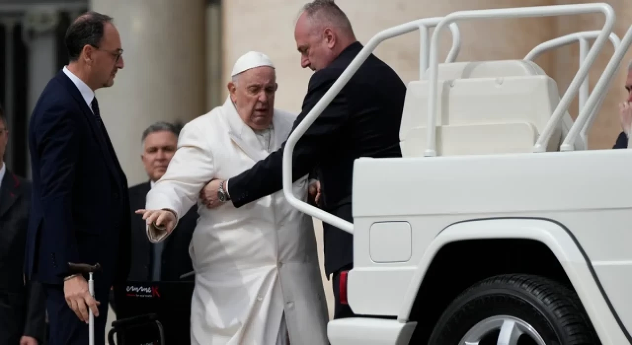 Papa Franciscus, bazı kontroller için hastaneye kaldırıldı