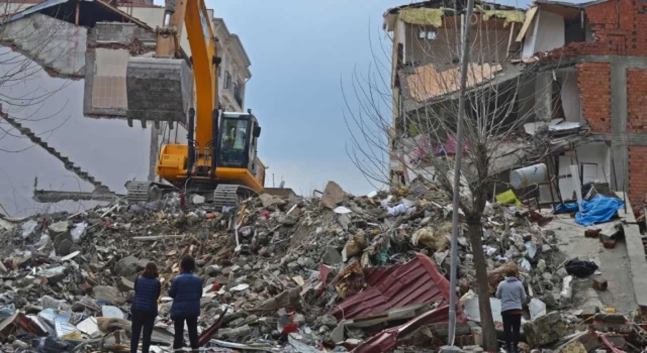 Suudi Arabistan: Türkiye ve Suriye'deki depremzedelere desteğimiz sürecek