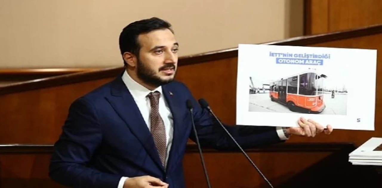 Abdullah Özdemir, CHP’li İBB yönetimine seslendi:  İETT’nin otonom aracını devrim otomobillerinin kaderine terk ettiniz