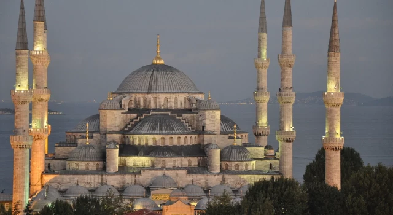 Bayram namazı ne zaman, saat kaçta kılınacak? İstanbul, İzmir, Ankara, Bayram namazı saati!