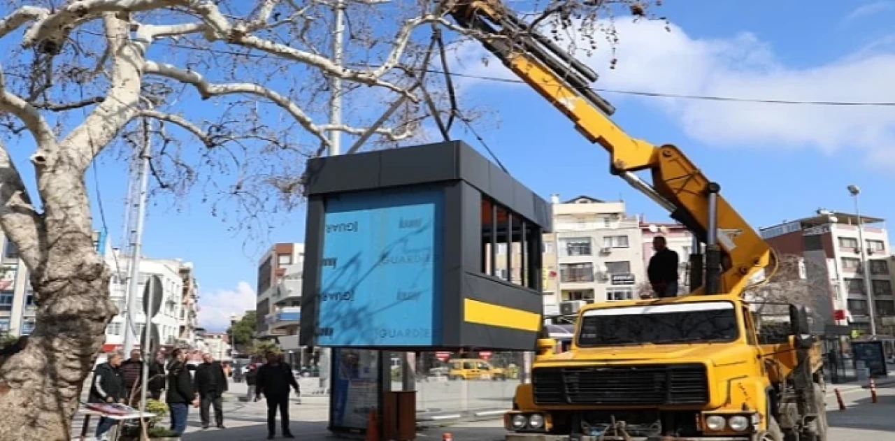 Burhaniye Belediyesi tarafından ilçedeki taksi durakları değiştiriliyor