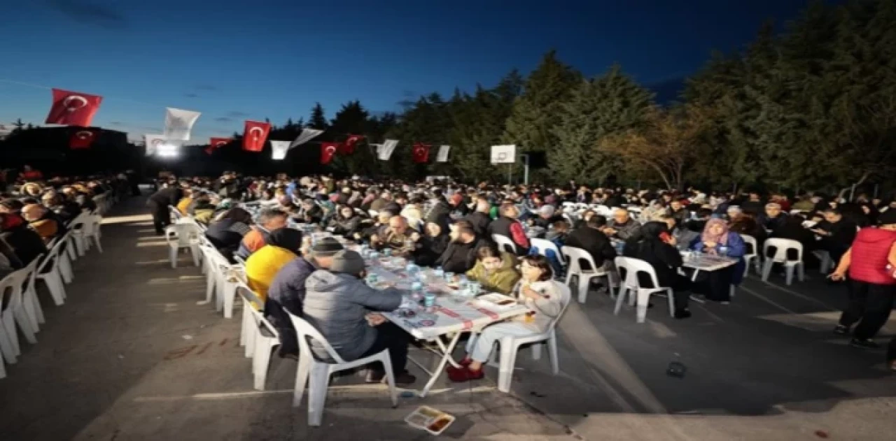 Denizlililer, Büyükşehirin mahalle iftarlarında buluşuyor