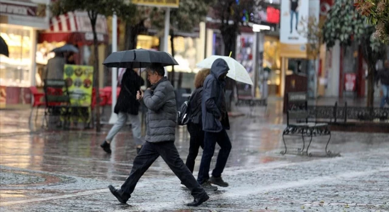 Edirne'de sağanak ve dolu etkili oldu, elektrik kesintileri yaşandı