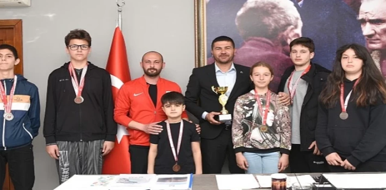 Foça Belediyespor Kulübü Taekwondo Şubesi başarılarıyla Foça’yı gururlandırıyor