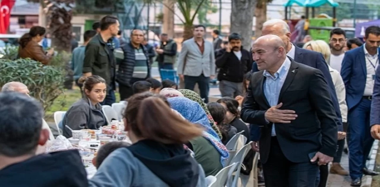 İzmir’de dayanışma sofraları devam ediyor