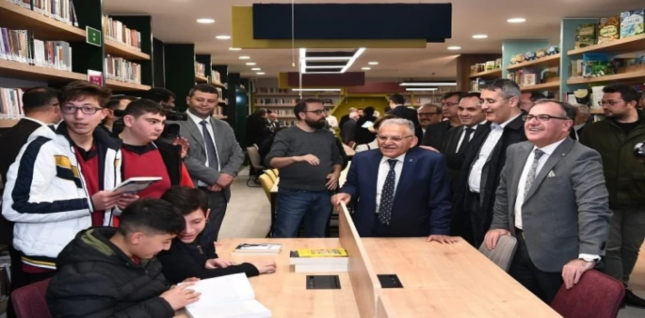 Kayseri Büyükşehir’den kütüphanesine ”10 Numara” ilgi