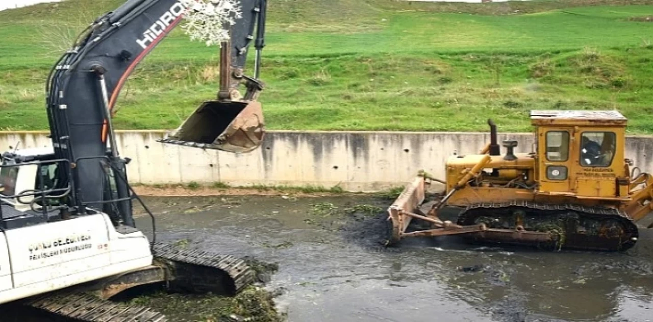 Kumluca Deresi’nde Islah Çalışmaları Devam Ediyor