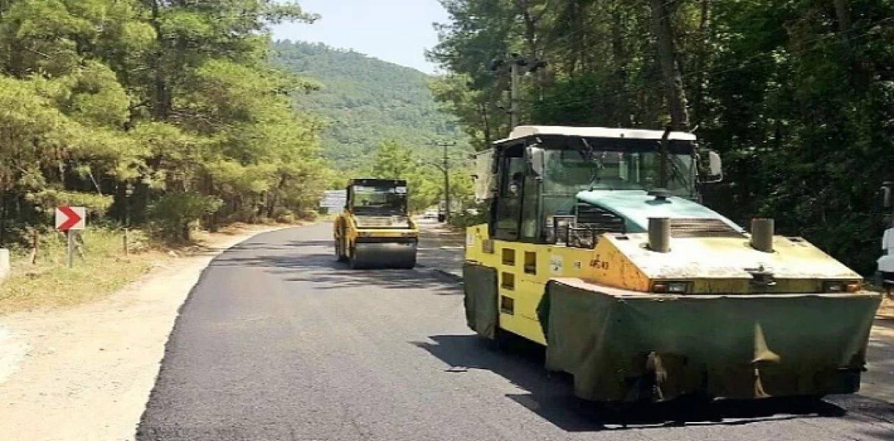 Muğla Büyükşehir, Marmaris’te 183 Km Yol Çalışması Yaptı