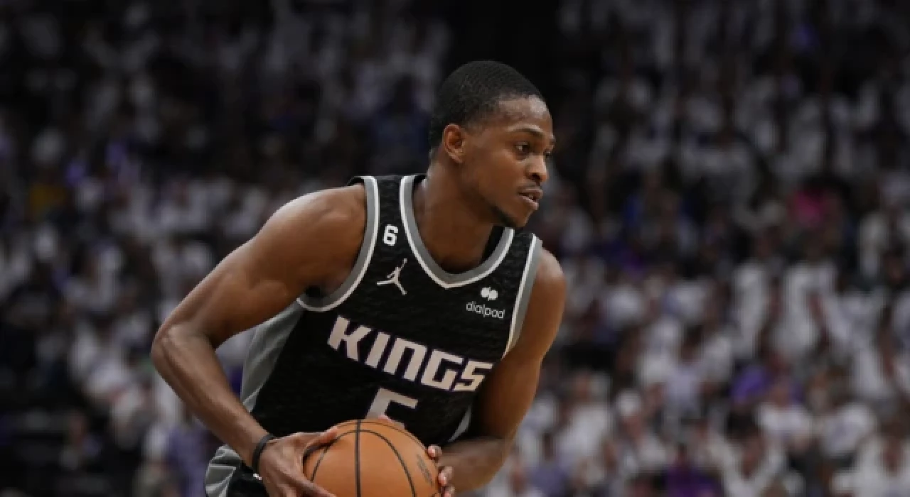 NBA'de ilk kez verilen Jerry West Ödülü'nü, De'Aaron Fox kazandı