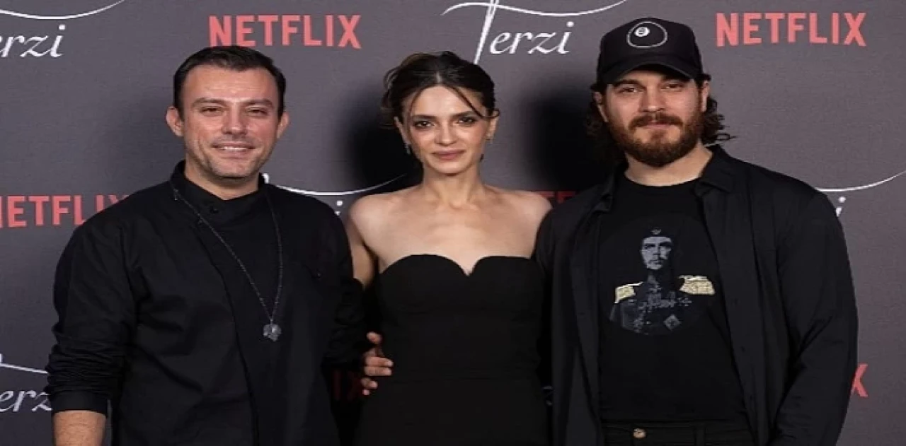 Netflix, Yeni Dizisi Terzi&apos;nin Lansmanını Ekibin Bir Araya Geldiği Bir Yemek İle Kutladı