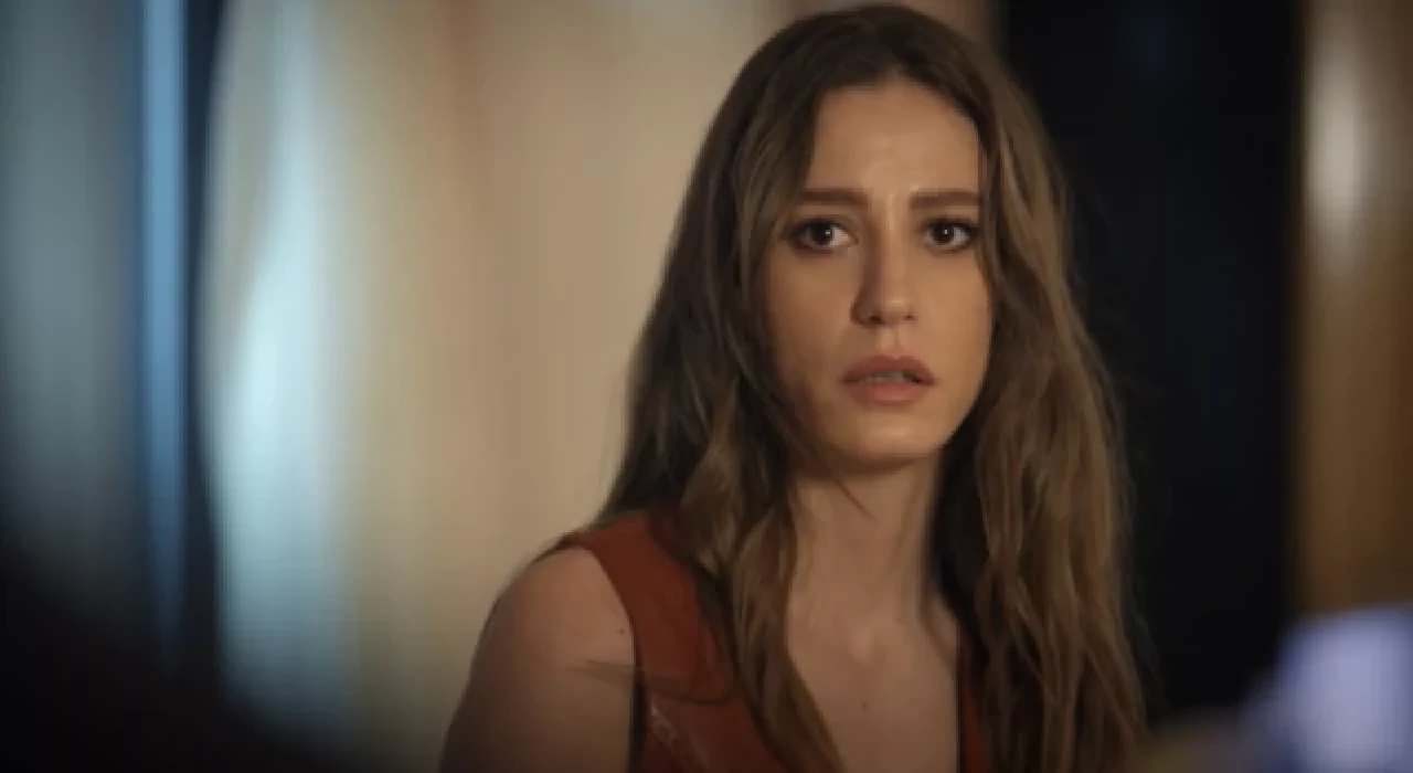 Serenay Sarıkaya acı haberi açıkladı