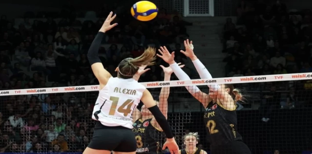 VakıfBank PTT’ye set vermedi