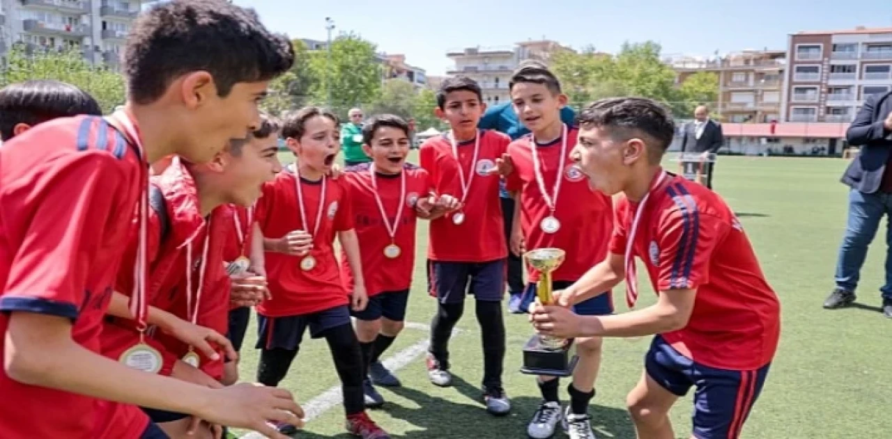 Yarının Futbolcuları Turnuva Coşkusu Yaşadı