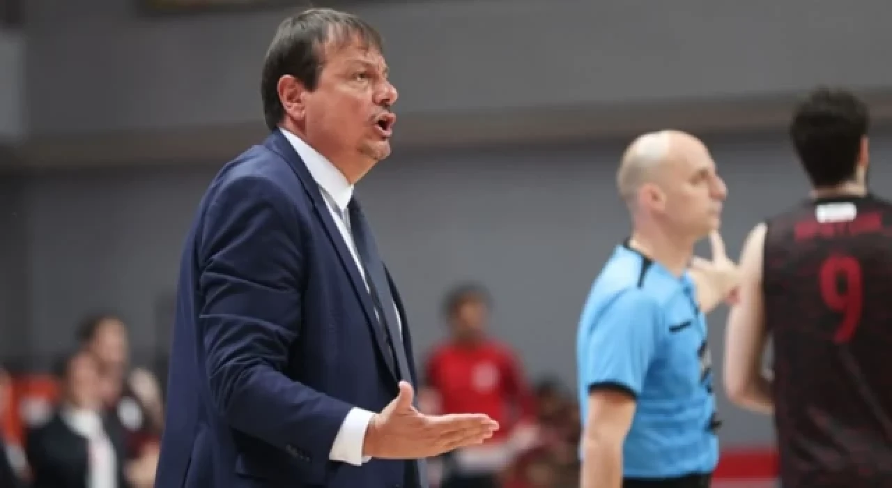 Anadolu Efes Başantrenörü Ergin Ataman'dan ayrılık açıklaması