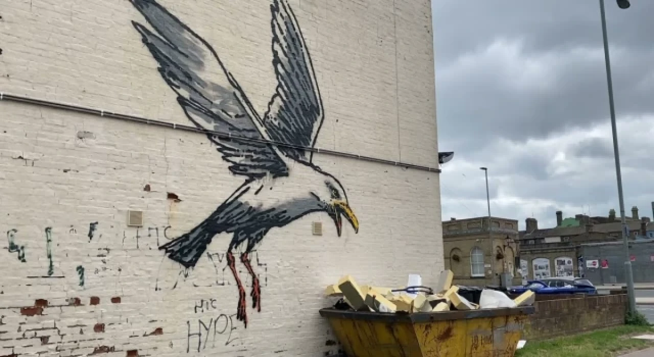 Banksy'nin eseri için her yıl 250 bin dolar harcıyorlar