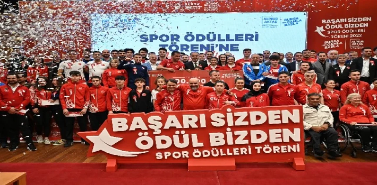 Bursa’da sporun yıldızlarına ödül yağdı