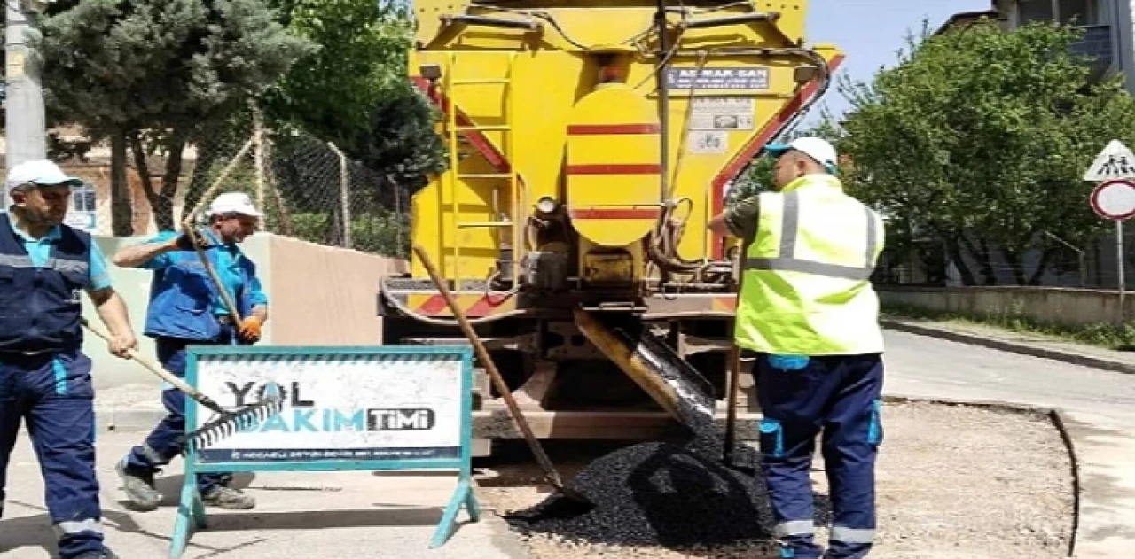 Büyükşehir Yol Bakım Timi her yere yetişiyor