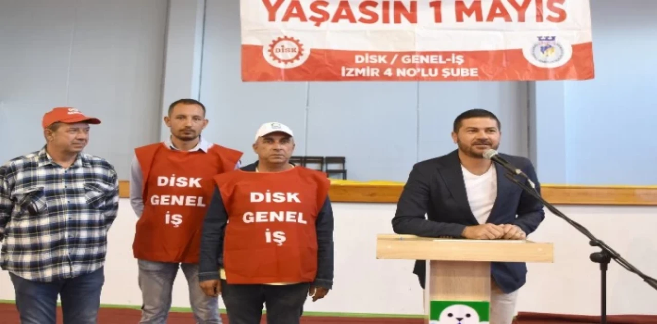 İzmir Foça’da belediye çalışanları 1 Mayıs’ı kutladı