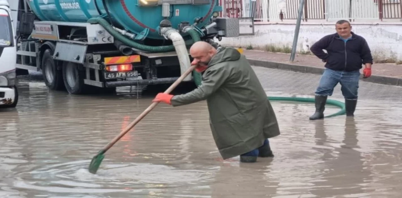 Manisa Turgutlu’da ’sağanak’ seferberliği