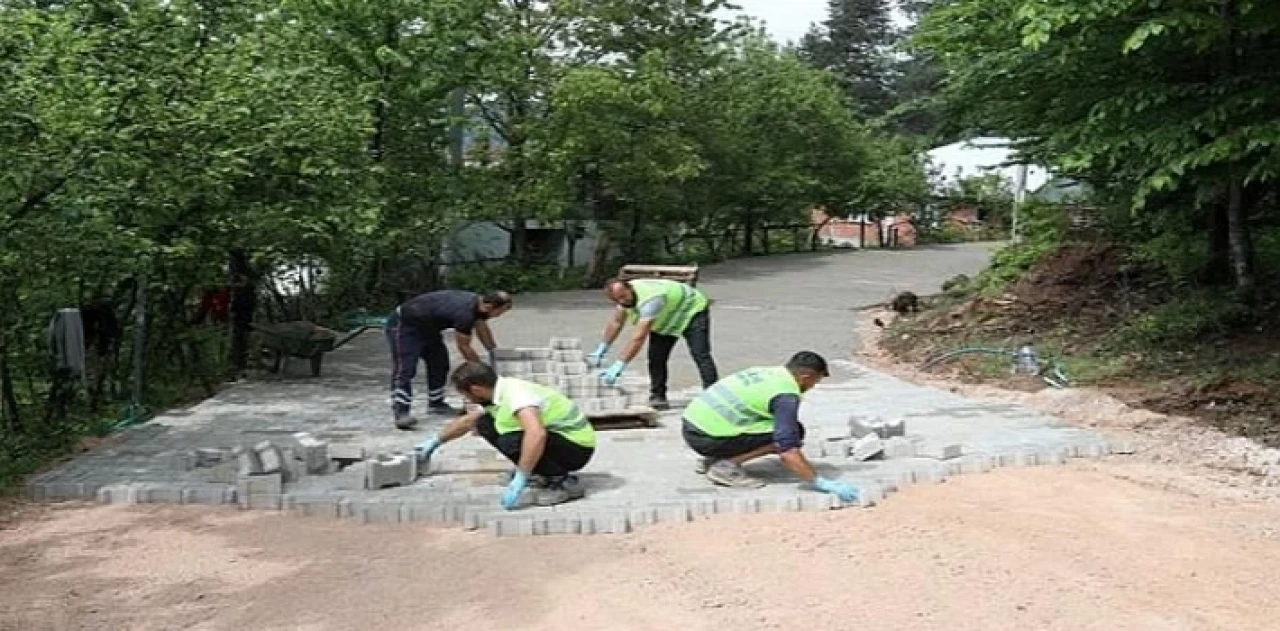 Mezit Mahallesi’nin Yolları Parke Taşla Kaplanıyor