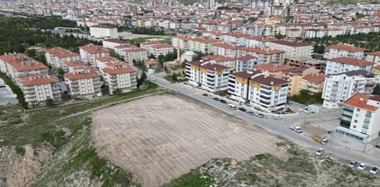 Nevşehir Belediyesi tarafından, Güzelyurt Mahallesi Bahadır Sokak’ta yapılacak olan park için çalışmalara başlandı