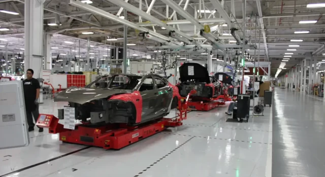 Tesla, 1 milyondan fazla aracını çağırdı