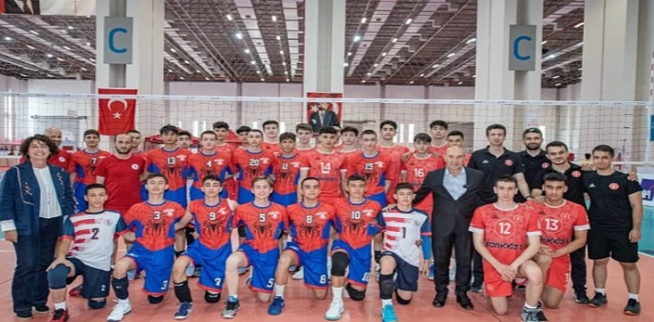 Voleybol Altyapılar Türkiye Şampiyonası İzmir’de sürüyor Başkan Soyer: Her yıl ev sahipliği yapabiliriz