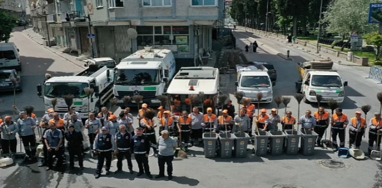 Zeytinburnu’nda Bahar Temizliği Devam Ediyor