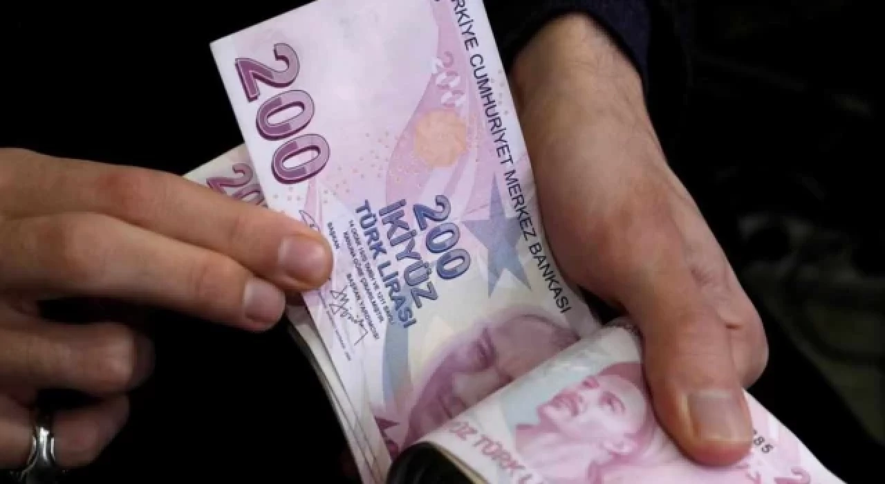 Asgari ücret sadece bir haftada 45 dolar eridi!