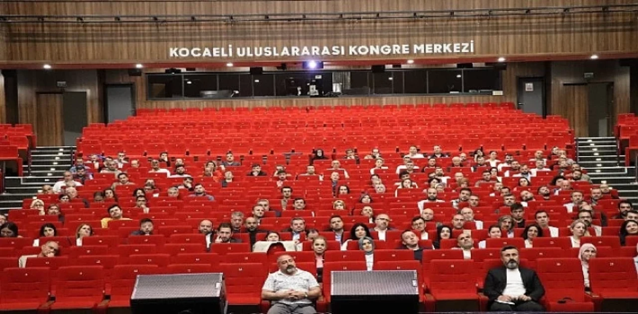 Büyükşehir’den şef ve amirlere hizmet içi eğitim