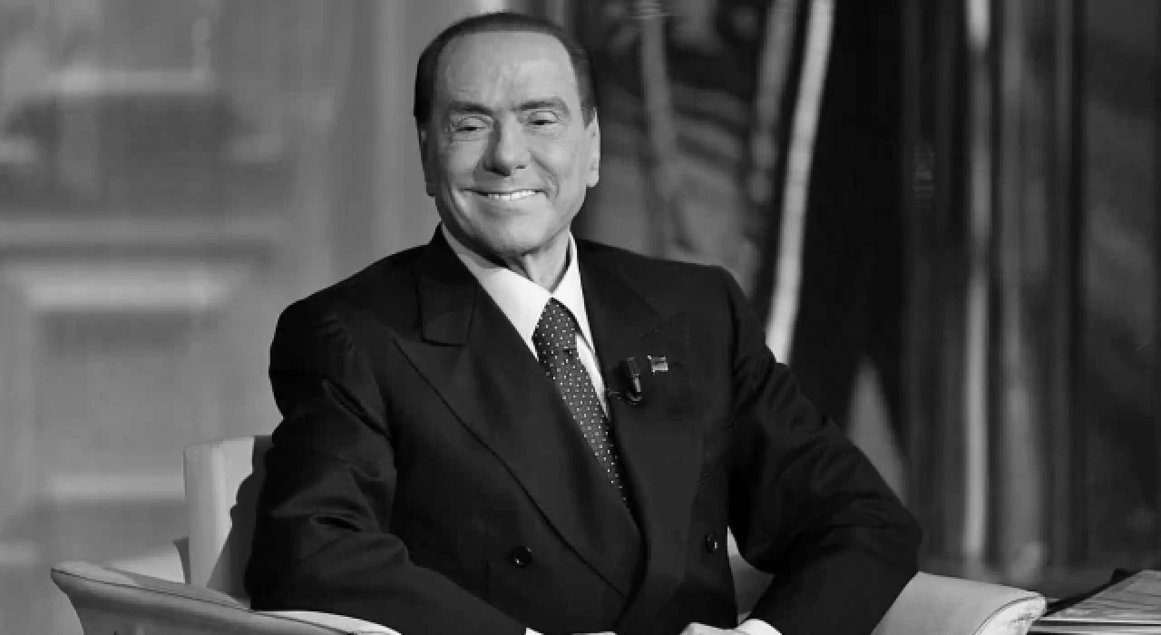 Eski İtalya Başbakanı Silvio Berlusconi hayatını kaybetti