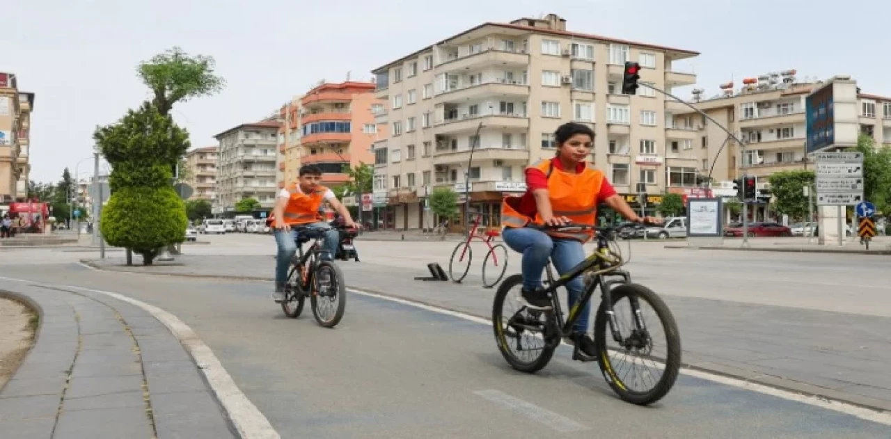 Gaziantep’te ’trafik güvenliğine’ 6 bin reflektif yelek