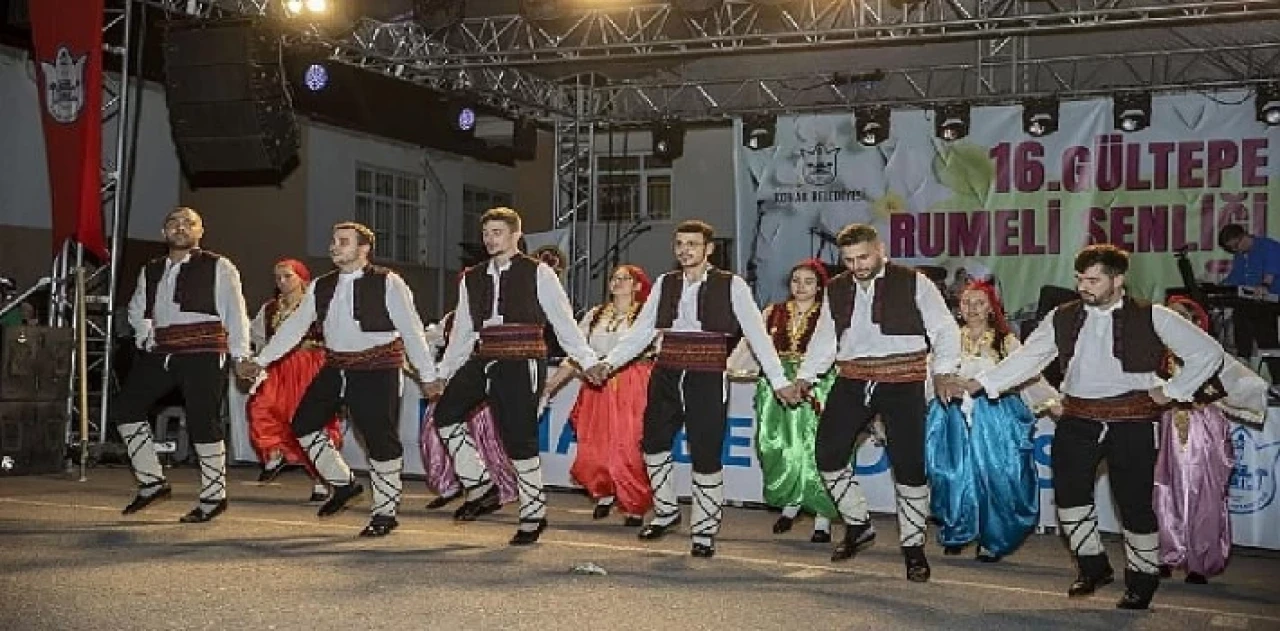 Gültepe Rumeli Şenliği Konak’ta Balkan Rüzgarı Estirdi