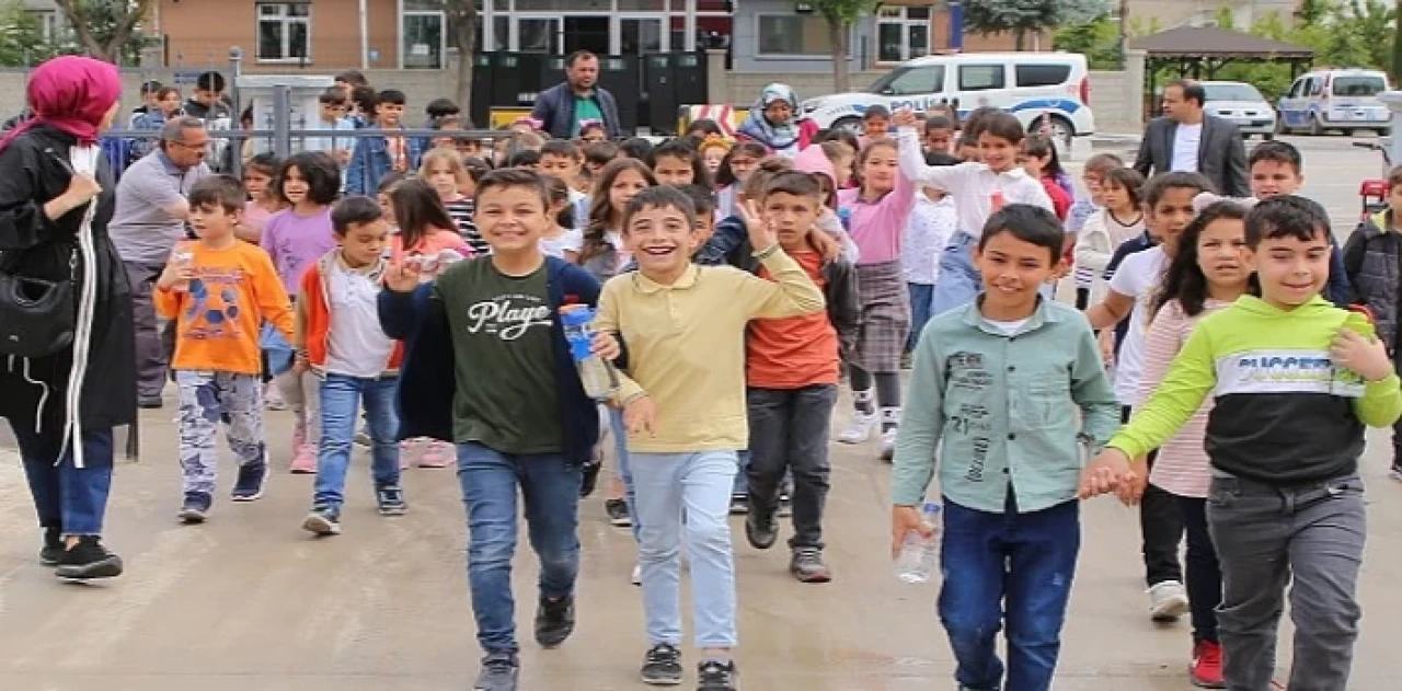 Karaman Belediyesi tarafından bu yıl 3.’sü düzenlenen Kitap Günleri, kapılarını kitapseverlere açtı