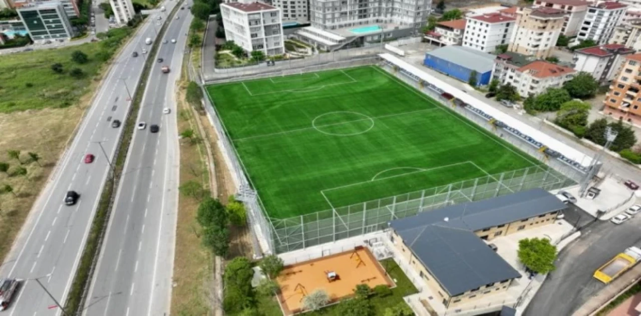 Kartal’a yeni futbol sahası