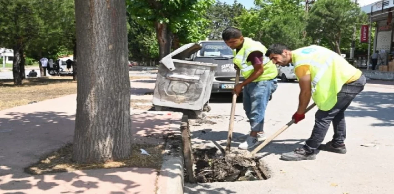 Manisa’da MASKİ’den yağmur suyu ızgaraları temizliği