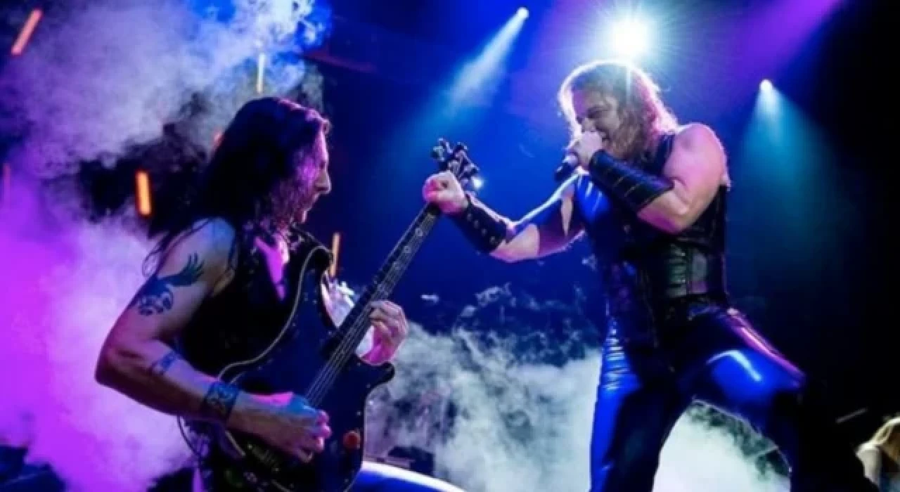 Müzik grubu Manowar'dan Demaio, Cumhuriyet'in 100. yılını Türkçe kutladı