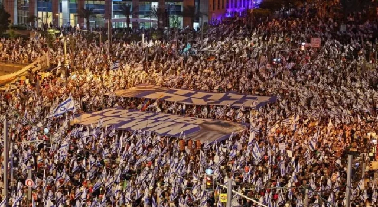 Netanyahu’nun ”yargı reformu” 23. haftada da binlerce insan tarafından protesto edildi