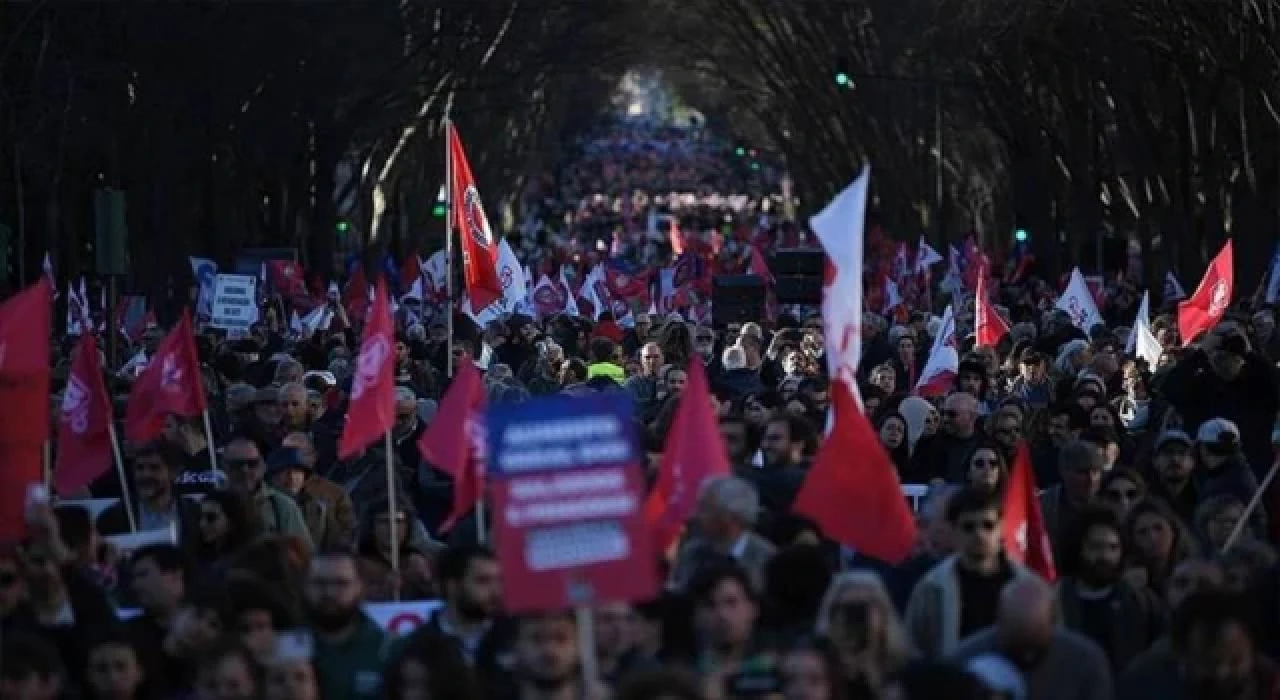 Portekiz’de işçiler, hayat pahalılığına karşı greve gitti