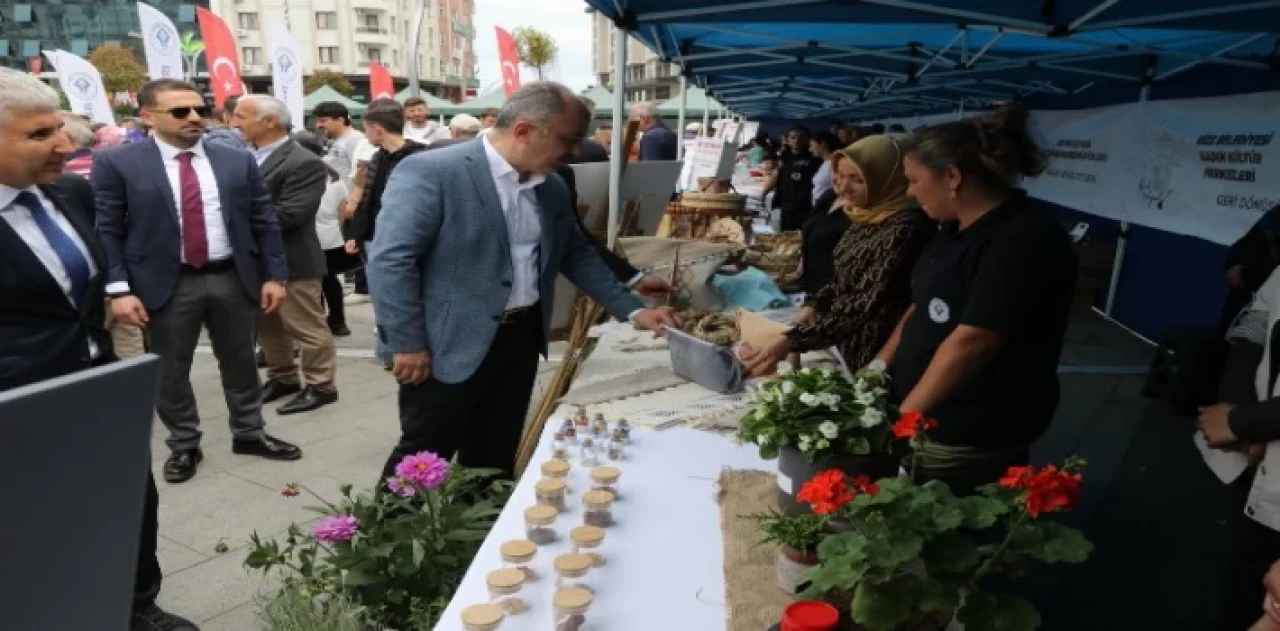 Rize’de Aşık Veysel’e özel anma