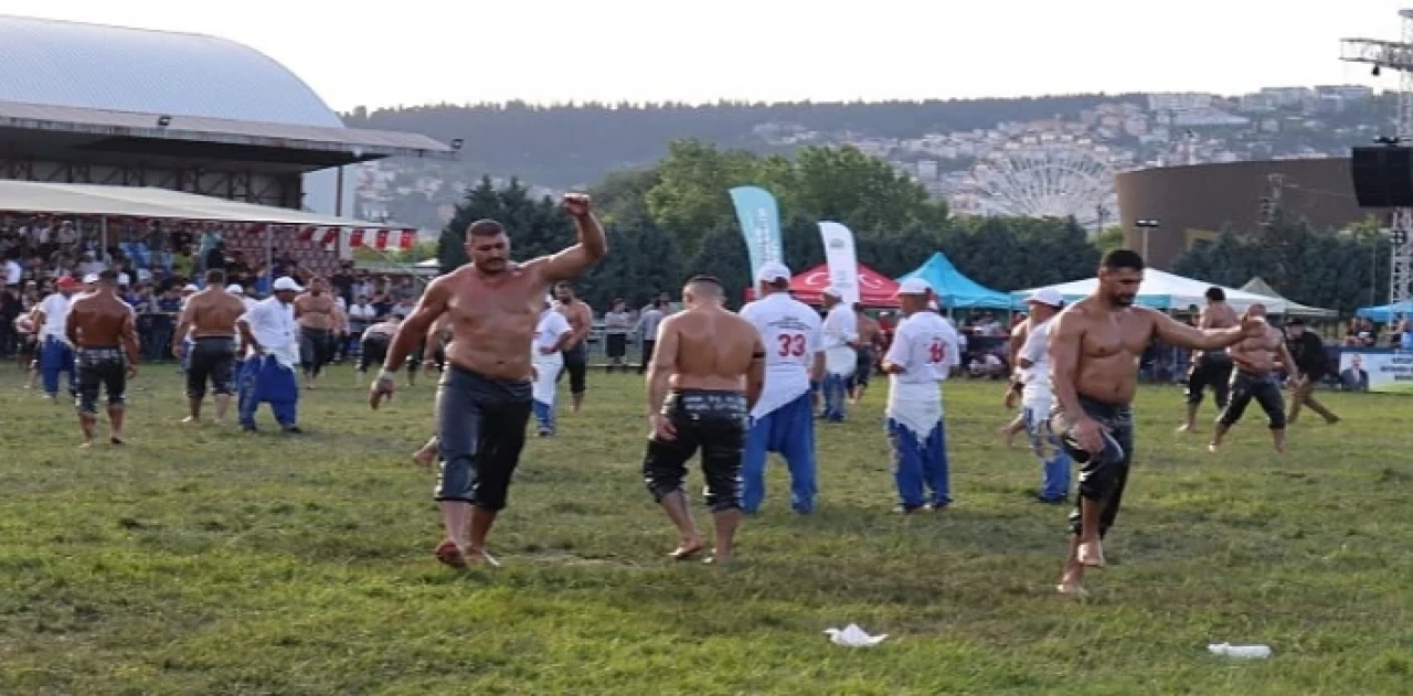 Sekapark Yağlı Güreşlerinde son 16 turu başpehlivanları belli oldu