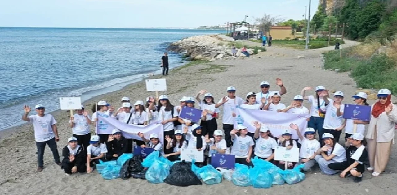 Silivrili Öğrenciler Marmara Denizi’nde Kıyı Temizliği Yaptı