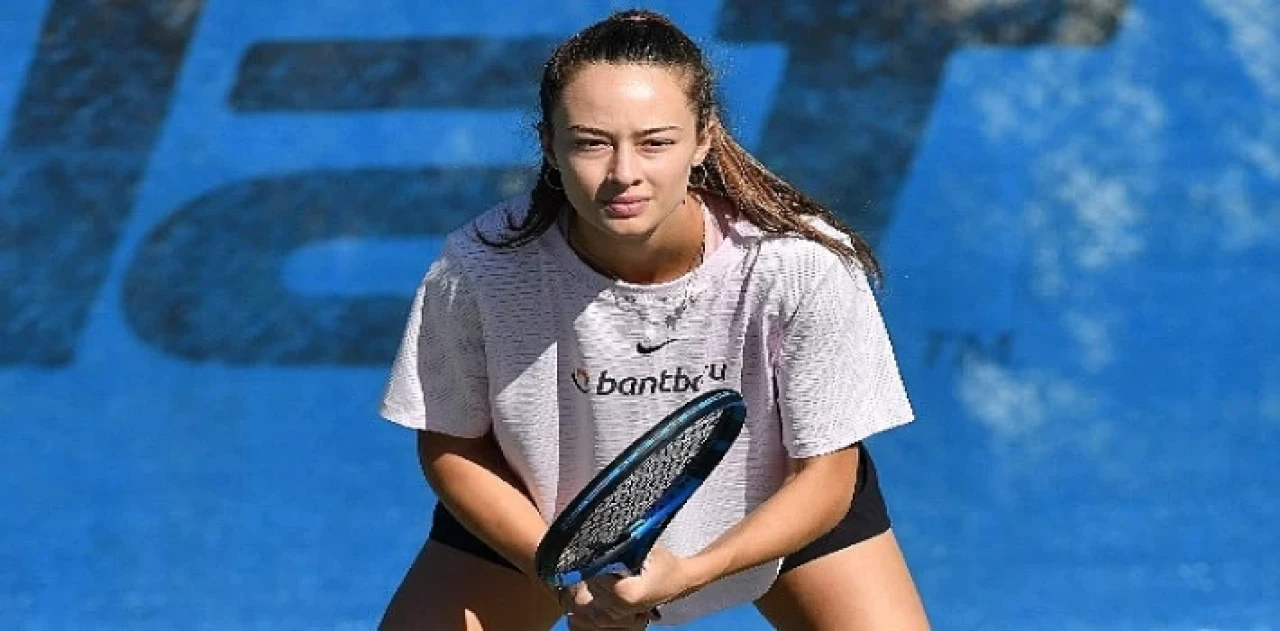 Türk kadın sporcu Zeynep Sönmez Wimbledon’da!