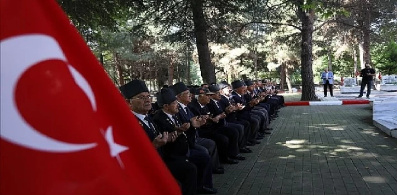 15 Temmuz Anma Programları Şehitlik Ziyaretiyle Başladı