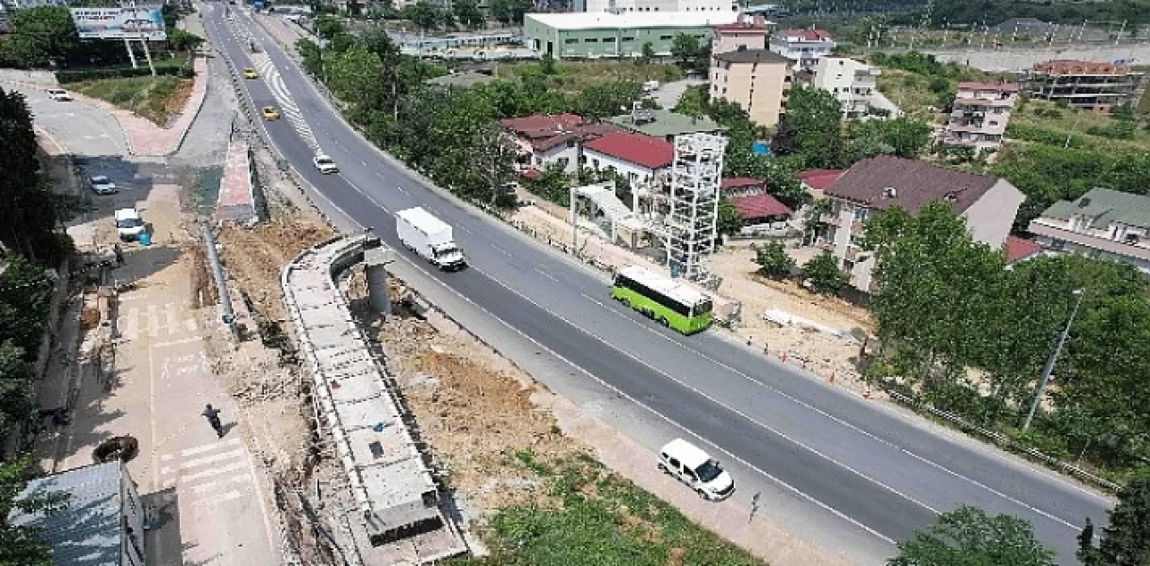 Gebze’de Feribot Yolu ve Cengiz Topel Caddesi’ne 2 yeni üstgeçit yapılıyor