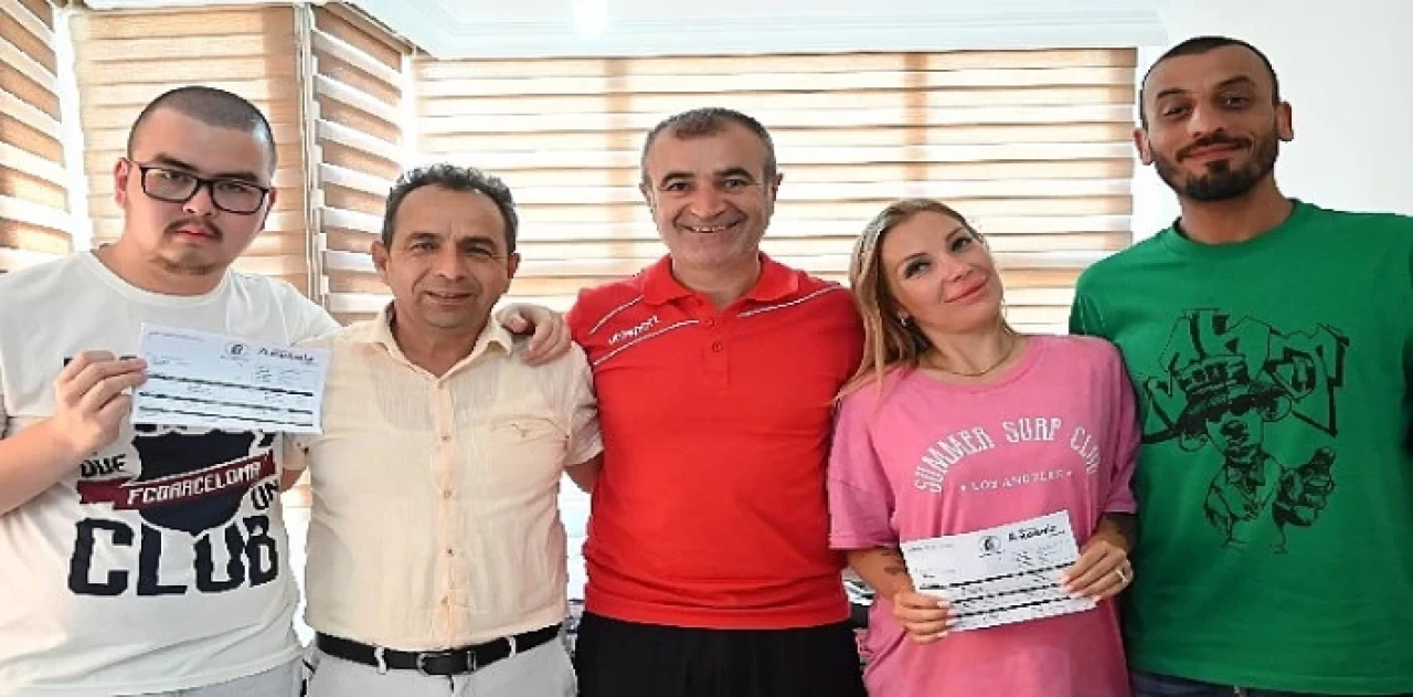 Kemer Belediyesi’nden sporculara ulaşım desteği